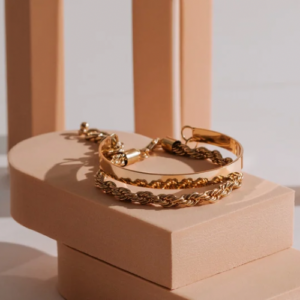 Bracelet Nyx – Double chaîne dorée en acier inoxydable